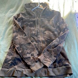Women's medium zip up hoodie